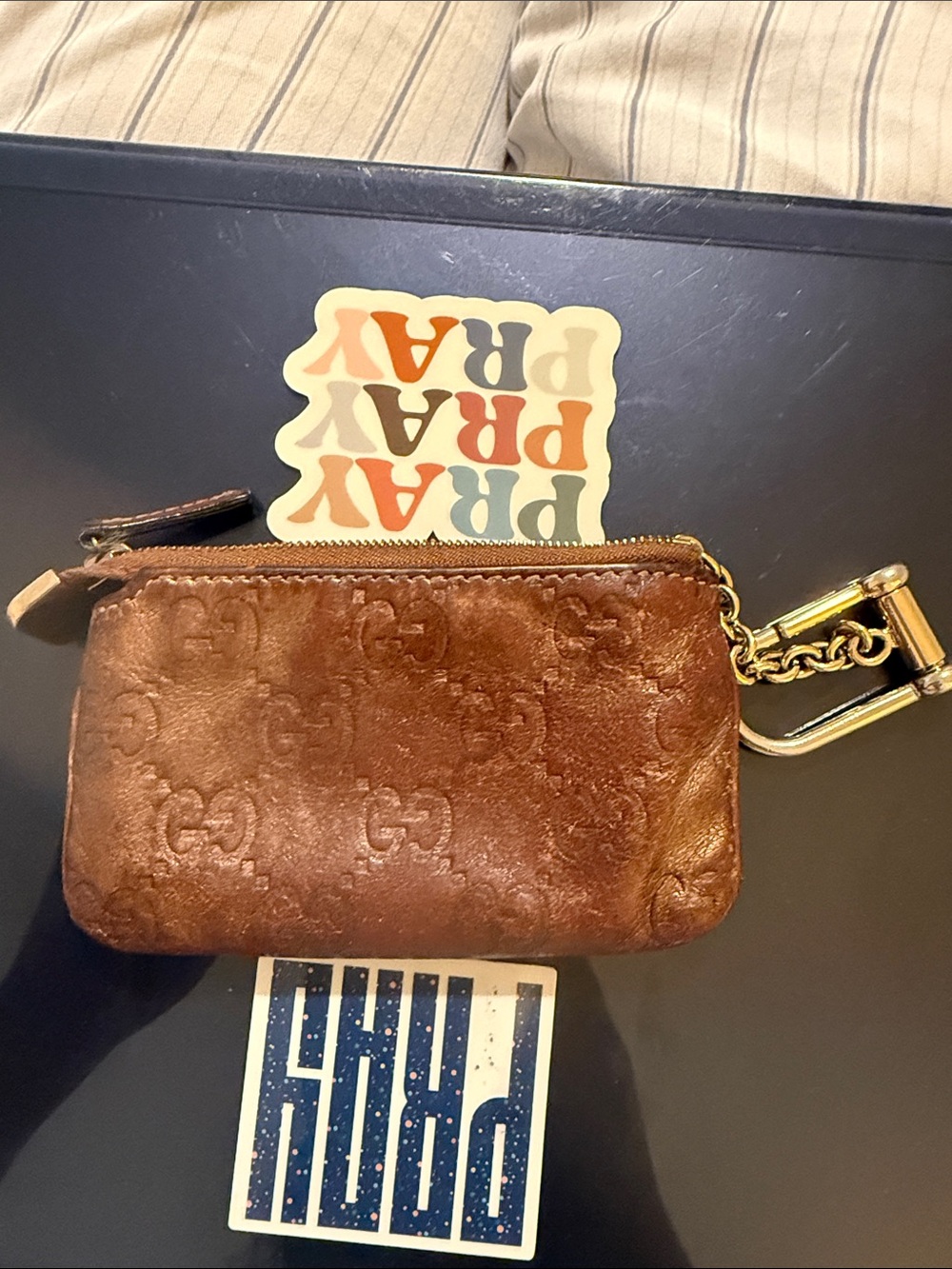 Gucci Brown Embossed Leather Key Pouch with Gold Chain - Picture 5 of 7